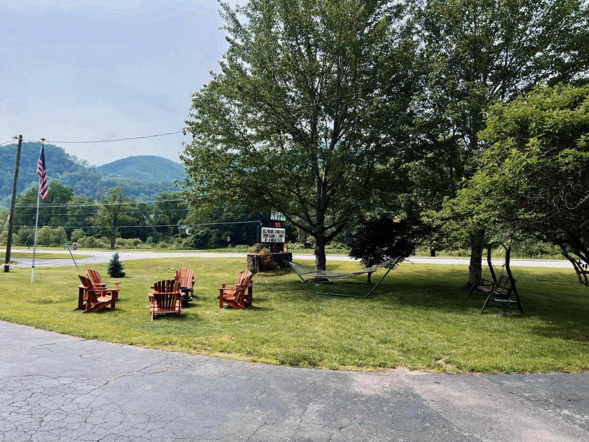 Stony Creek Motel Maggie Valley Exterior photo