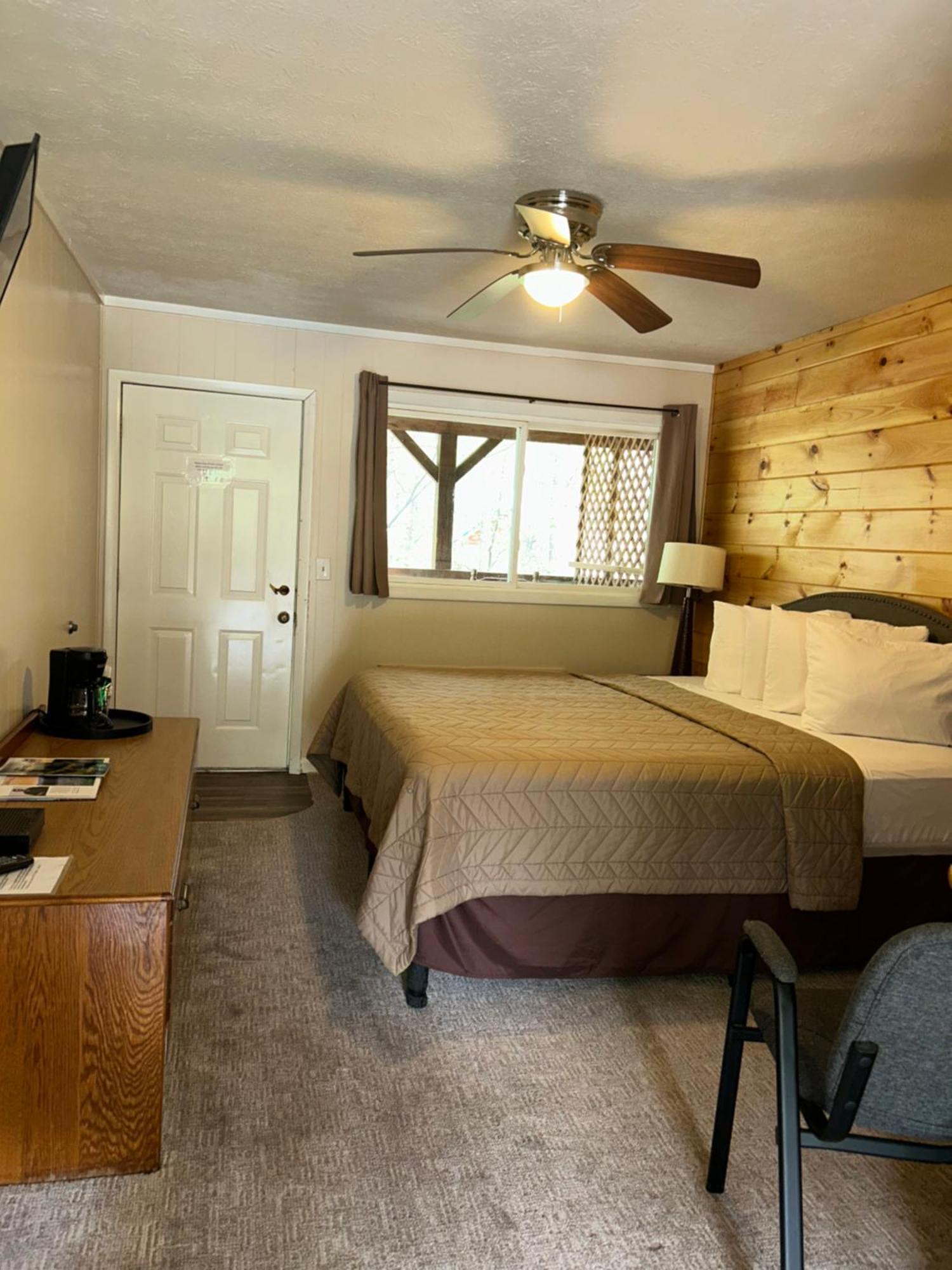 Stony Creek Motel Maggie Valley Exterior photo